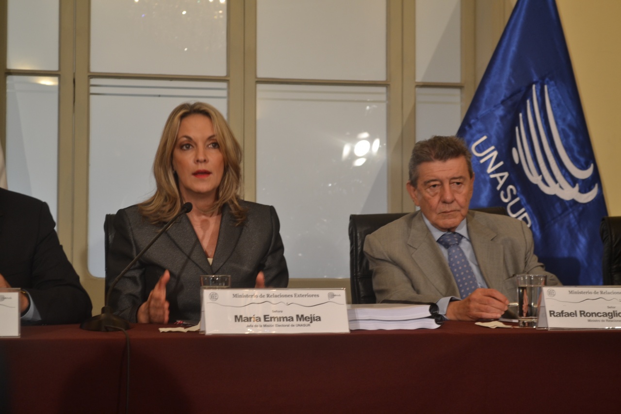 La ex canciller María Emma Mejía en el acto de presentación del informe de la misión electoral de Unasur que acompañó el proceso electoral en Ecuador.