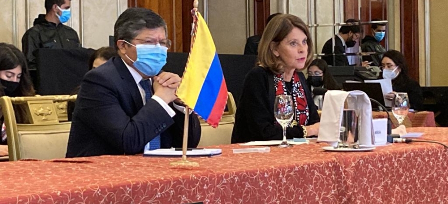 En Ecuador, Vicepresidente y Canciller reiteró el compromiso de Colombia con la integración andina
