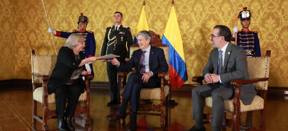 Embajadora de Colombia María Antonia Velasco Guerrero presentó cartas credenciales ante el Presidente de la República del Ecuador