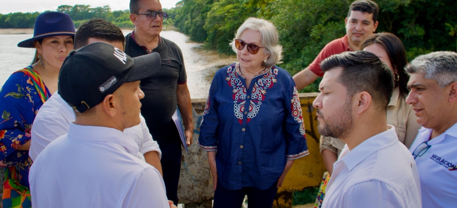Embajadora de Colombia en Ecuador realizó recorrido hasta Puente Internacional San Miguel