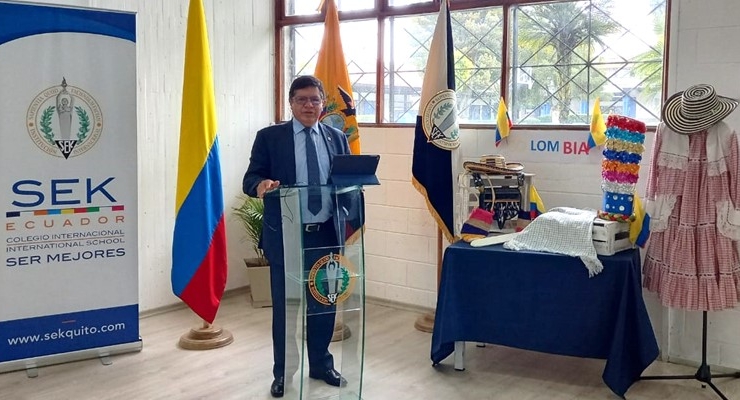 Embajador de Colombia en Ecuador participó con una conferencia en el Día de las Culturas del colegio SEK 